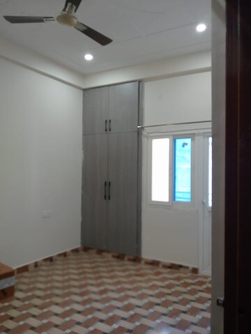 Room in 2 BHK Apartment at Ansal Felix Square, Gomti Nagar – for Rent