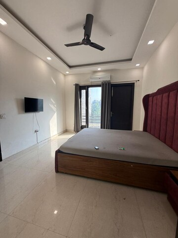 Bedroom in 4 BHK Builder Floor at Sector 56 – for Rent