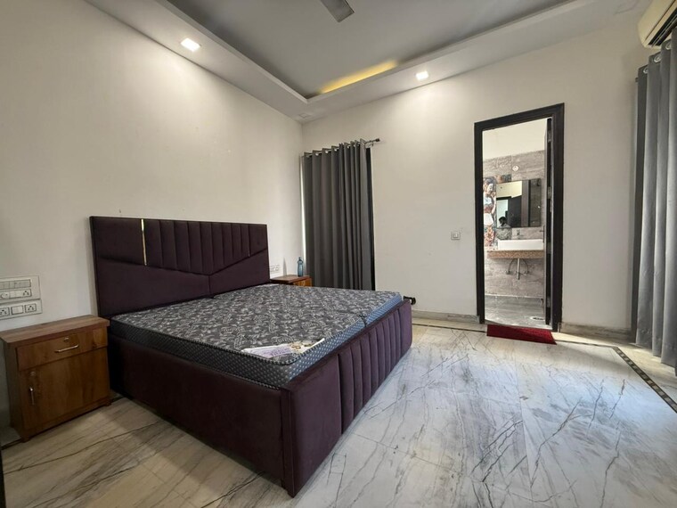 Bedroom, sector 56 4 Bedroom 2700 Sq.Ft. Builder Floor In Sector 56 Gurgaon 9558820