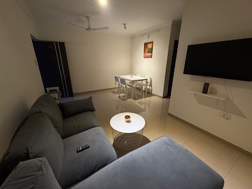 Master Bedroom in 1 BHK Apartment at Dheeraj Solitaire, Malad West – for Rent