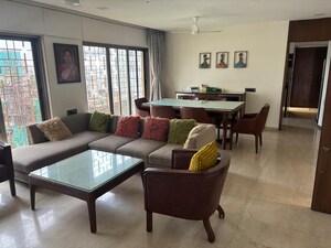Master Bedroom in 3 BHK Apartment at Bajaj Jayshree CHS, Vile Parle West – for Rent
