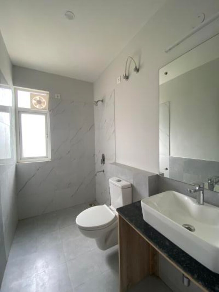 Bathroom, silverglades-the-melia 3 Bedroom 1845 Sq.Ft. Apartment In Sohna Sector 35 Gurgaon 9558849