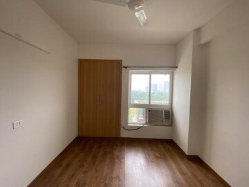Room in 3 BHK Apartment at Silverglades The Melia, Sohna Sector 35 – for Rent