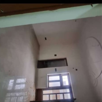 Staircase in 3 BHK Builder Floor at Sector 02 – for Rent