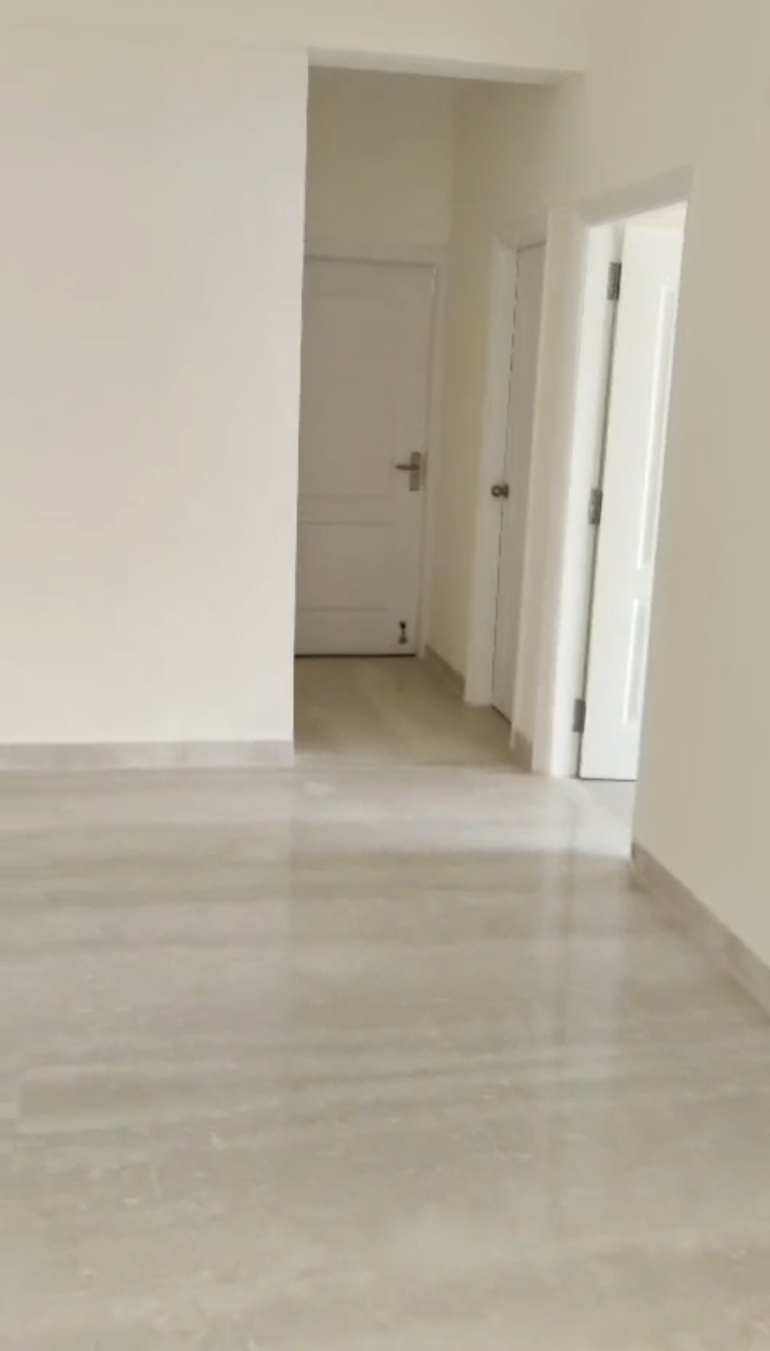 3 BHK + Servant Room Apartment For Rent in Shree Vardhman Victoria