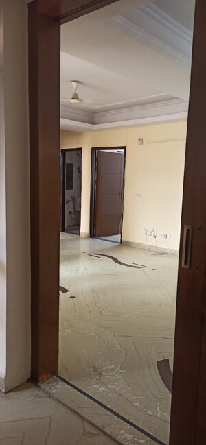 Furnished Amenities in 4 BHK Apartment at Anand Niketan CGHS, Sector 52 – for Rent