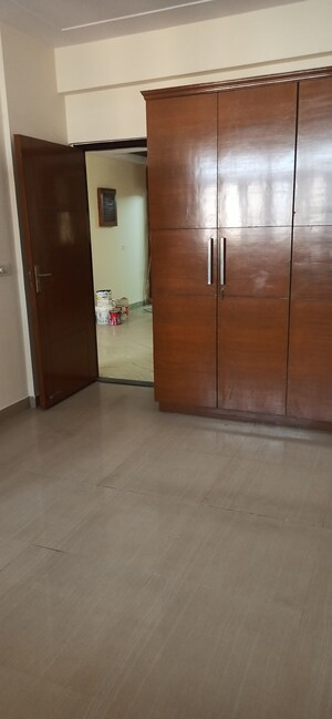 Furnished Amenities in 4 BHK Apartment at Anand Niketan CGHS, Sector 52 – for Rent