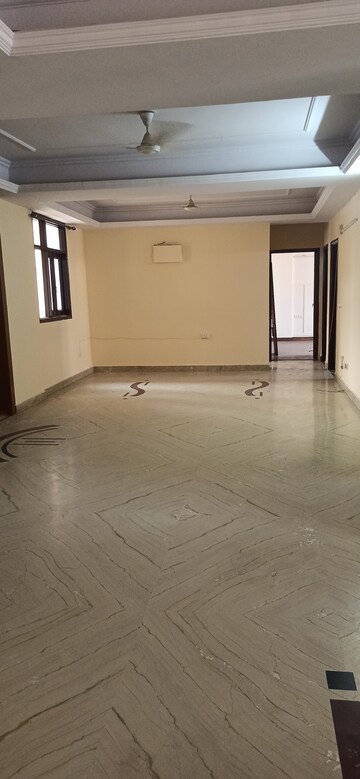 Bathroom in 4 BHK Apartment at Anand Niketan CGHS, Sector 52 – for Rent