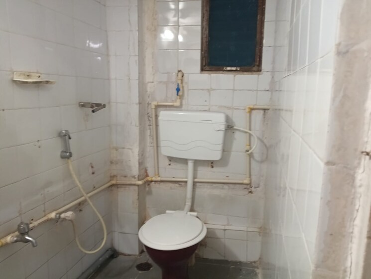 Bathroom, jeevan-sahar-chs 1 RK 300 Sq.Ft. Apartment In Andheri East Mumbai 9558871