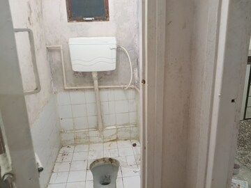 Bathroom in 1 RK Apartment at Jeevan Sahar CHS, Andheri East – for Rent