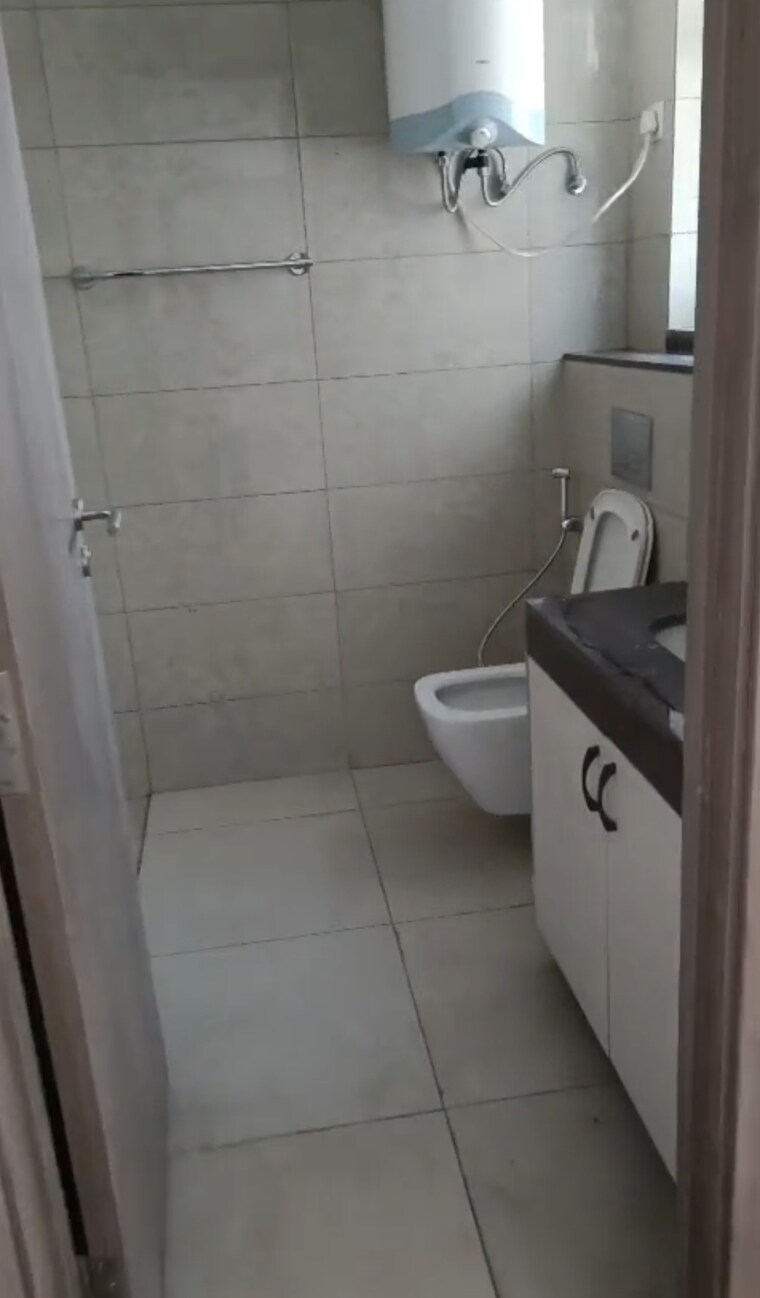 Attached Bathroom, emaar-palm-heights 3 Bedroom 2025 Sq.Ft. Apartment In Sector 77 Gurgaon 9558943