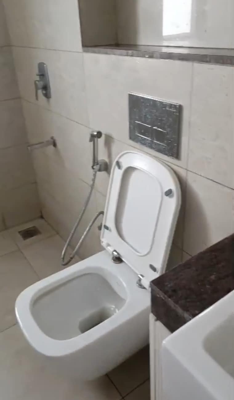 Bathroom, emaar-palm-heights 3 Bedroom 2025 Sq.Ft. Apartment In Sector 77 Gurgaon 9558943