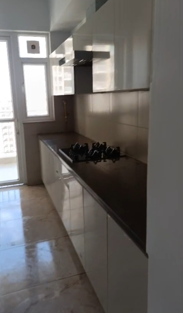 Kitchen, emaar-palm-heights 3 Bedroom 2025 Sq.Ft. Apartment In Sector 77 Gurgaon 9558943