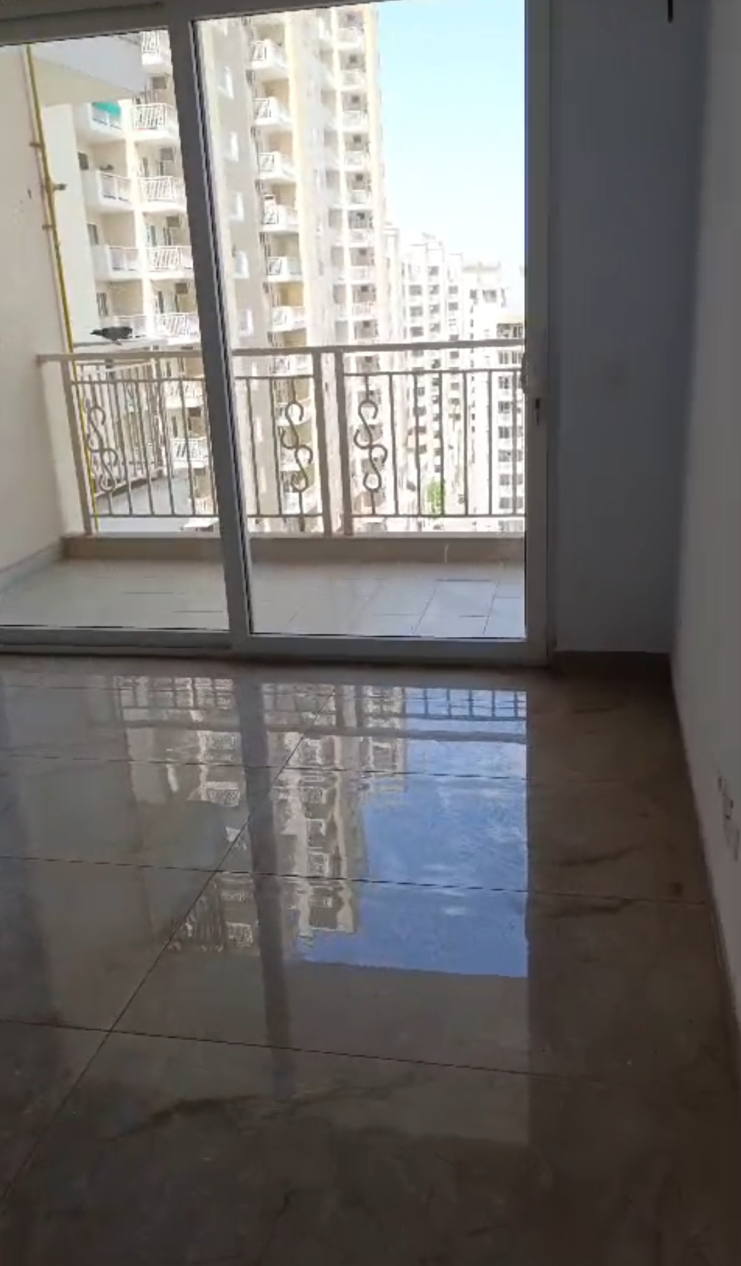 3 BHK + Servant Room Apartment For Rent in Emaar Palm Heights