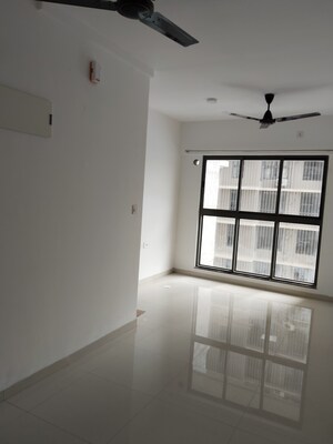 Room in 1 BHK Apartment at UK Iridium, Kandivali East – for Rent