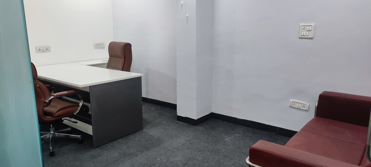 Room, sector 63 Commercial Office Space 3000 Sq.Ft. In Sector 63 Noida 9559005