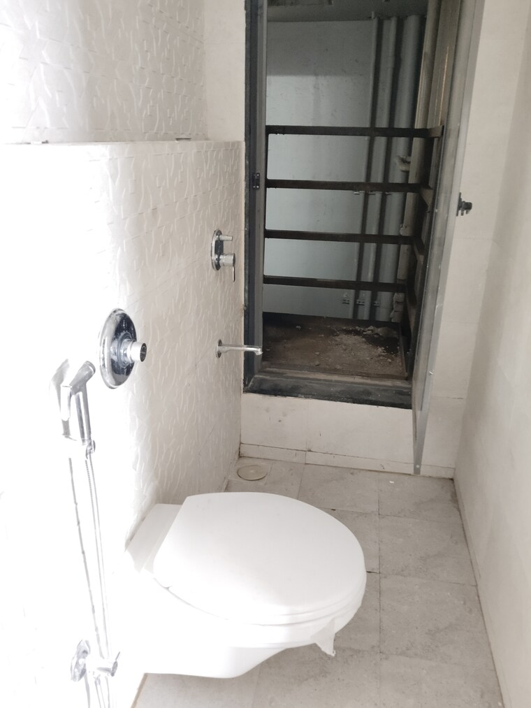 Bathroom, uk-iridium 1 Bedroom 410 Sq.Ft. Apartment In Kandivali East Mumbai 9559009
