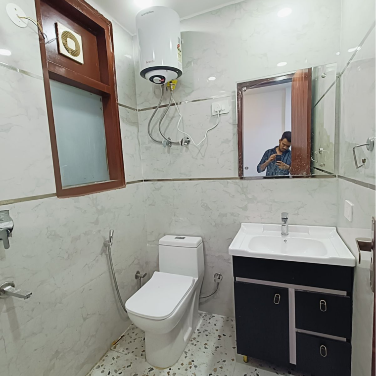 Bathroom, chattarpur 2 Bedroom 800 Sq.Ft. Builder Floor In Chattarpur Delhi 9559006