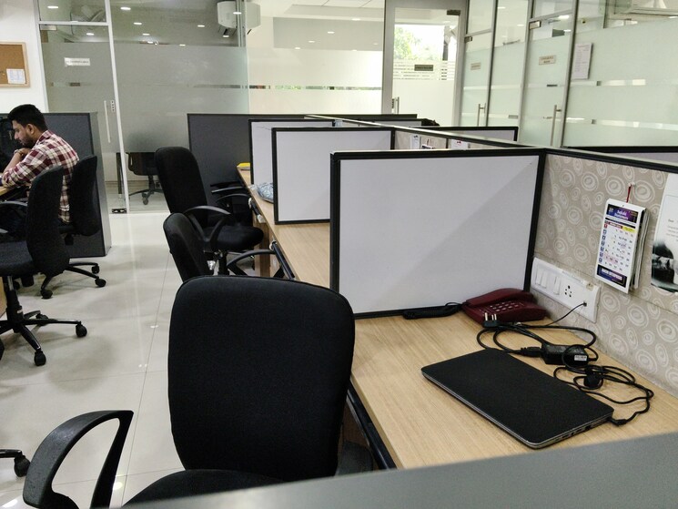 Team Area, js-bal-ganesh-tower Commercial Office Space 500 Sq.Ft. In Naupada Thane 9559010