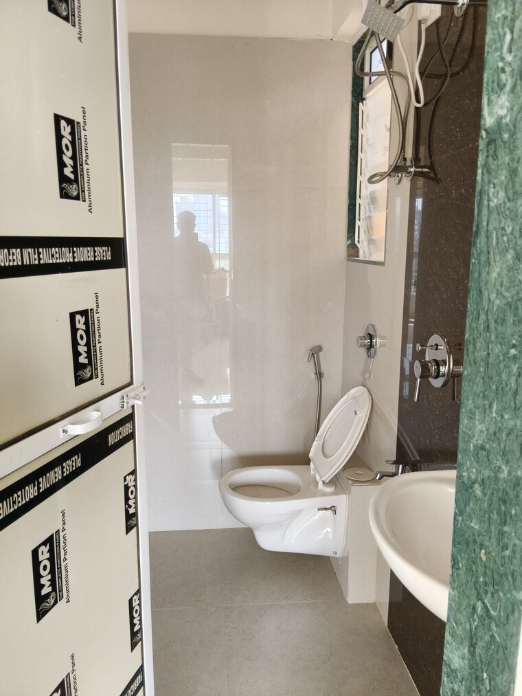 Bathroom, mohan-mahal 2 Bedroom 1000 Sq.Ft. Apartment In Panch Pakhadi Thane 9559032