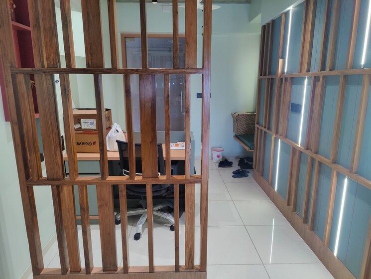 Balcony, sun-westbank Commercial Office Space 785 Sq.Ft. In Navrangpura Ahmedabad 9559025