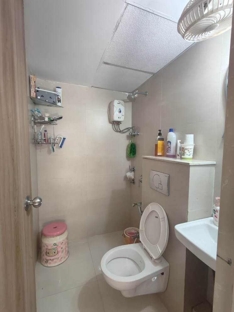 Bathroom, a-and-o-realty-eminente 1 Bedroom 400 Sq.Ft. Apartment In Dahisar East Mumbai 9559044