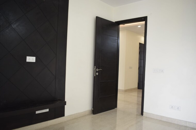 Room, tulip-white 3 Bedroom 1326 Sq.Ft. Apartment In Sector 69 Gurgaon 9559105