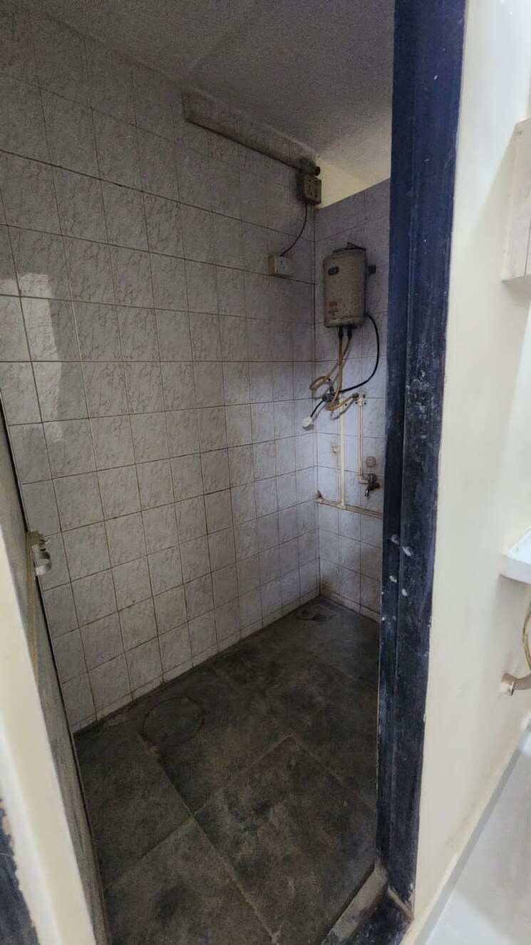 Bathroom, gorai-gaurav-chs 1 RK 300 Sq.Ft. Independent House In Gorai Mumbai 9559133