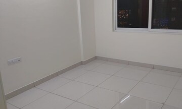 Room in 3 BHK Apartment at Salarpuria Sattva East Crest, Old Madras Road – for Rent