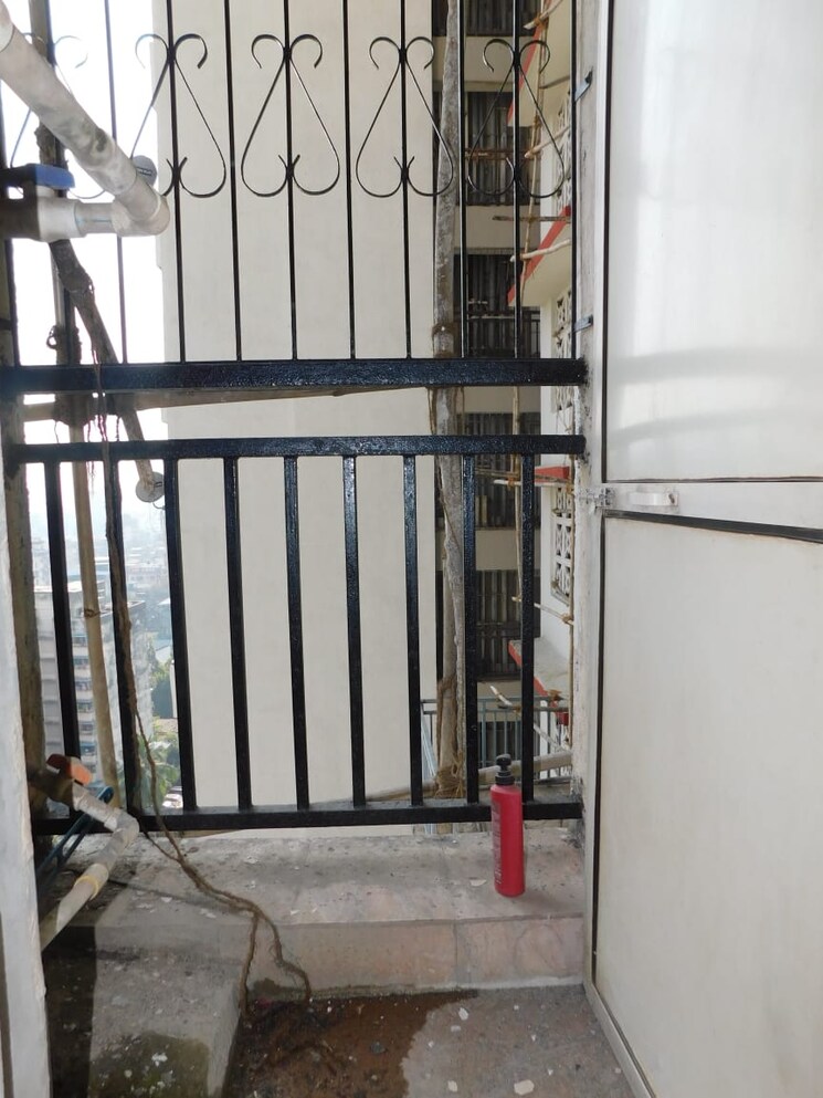 Balcony, thane west 2 Bedroom 600 Sq.Ft. Apartment In Thane West Thane 9559247