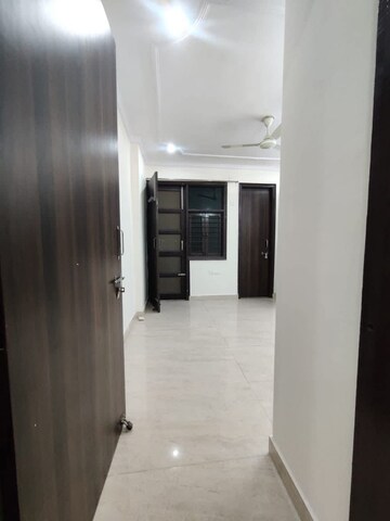 Building Lobby in 3 BHK Builder Floor at CS Roseate 63, Sector 63a – for Sale