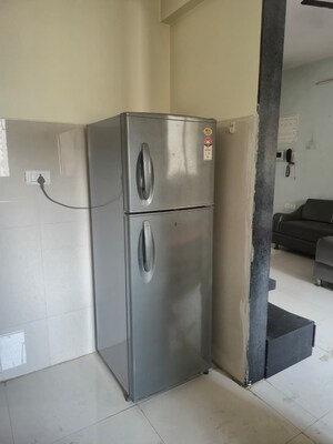 Furnished Amenities in 2 BHK Apartment at Lodha Splendora, Ghodbunder Road – for Sale