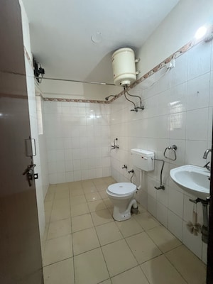 Bathroom in 2 BHK Builder Floor at Ansal Sushant Lok I, Sector 43 – for Rent