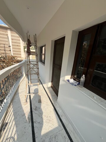 Balcony in 2 BHK Builder Floor at Ansal Sushant Lok I, Sector 43 – for Rent