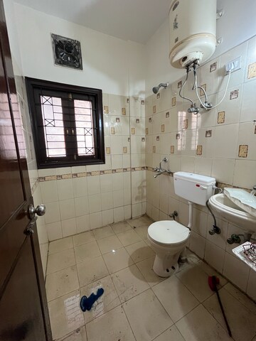 Bathroom in 2 BHK Builder Floor at Ansal Sushant Lok I, Sector 43 – for Rent