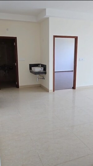 Room in 3 BHK Apartment at Aurobindo The Regent, Kondapur – for Sale