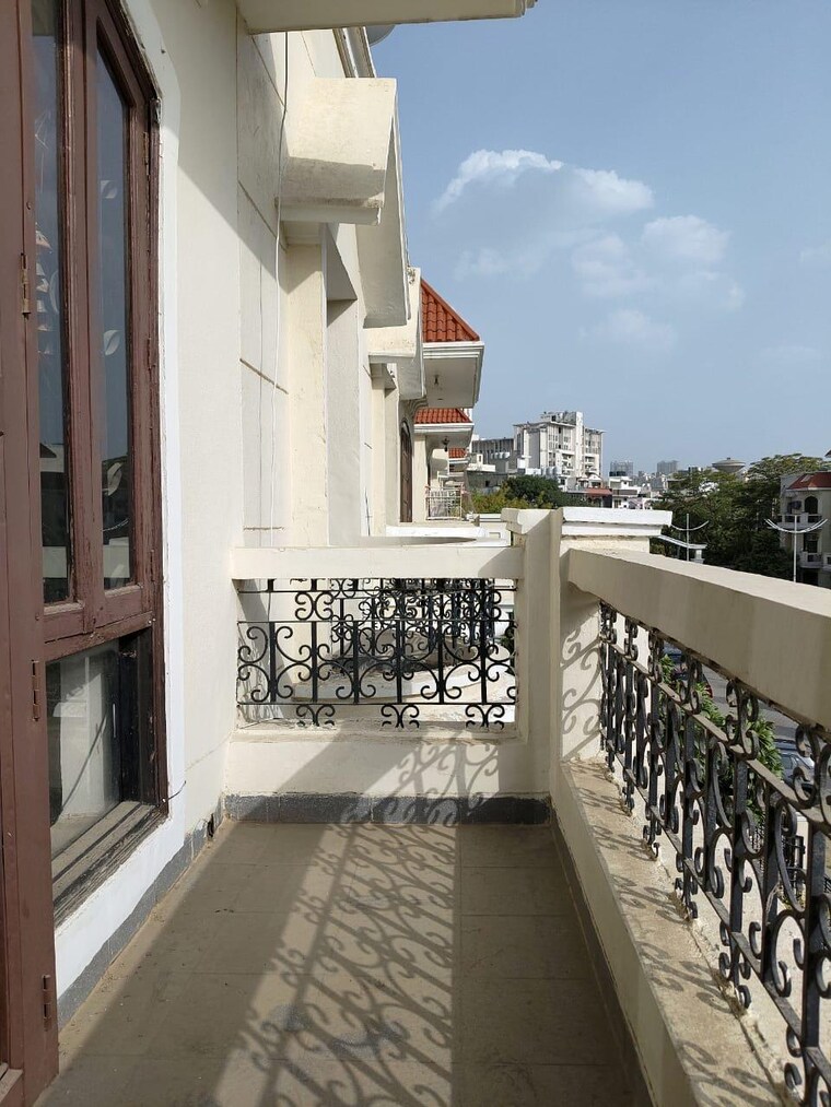 Balcony, m2k-aura 3 Bedroom 315 Sq.Yd. Builder Floor In Sector 47 Gurgaon 9559324