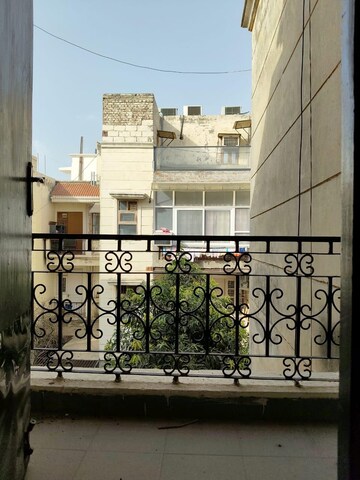 Kitchen in 3 BHK Builder Floor at M2K Aura, Sector 47 – for Rent