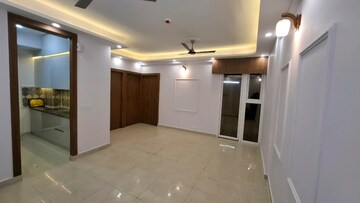 Room in 2 BHK Apartment at Signature Global Prime, Sector 63a – for Rent