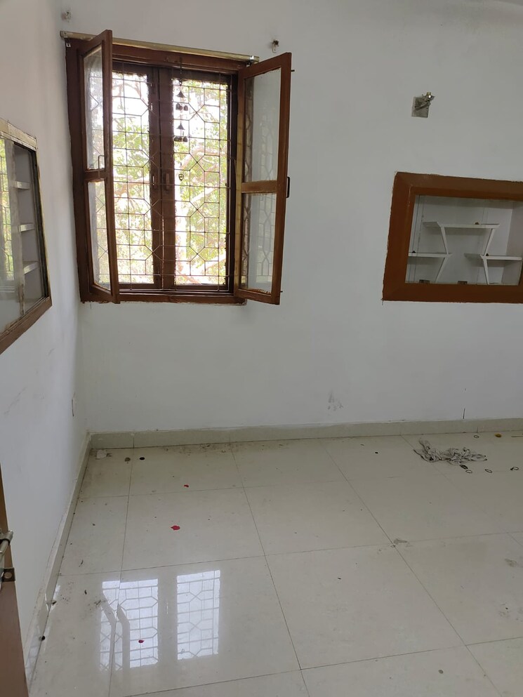 Room, saket 1 Bedroom 400 Sq.Ft. Apartment In Saket Delhi 9559358