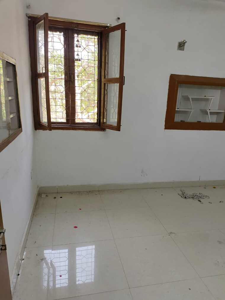 Room, saket 1 Bedroom 400 Sq.Ft. Apartment In Saket Delhi 9559358
