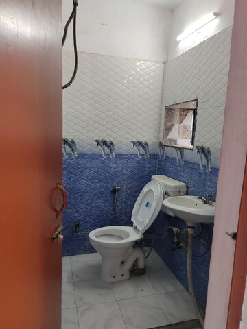 Bathroom in 1 BHK Apartment at Saket – for Rent