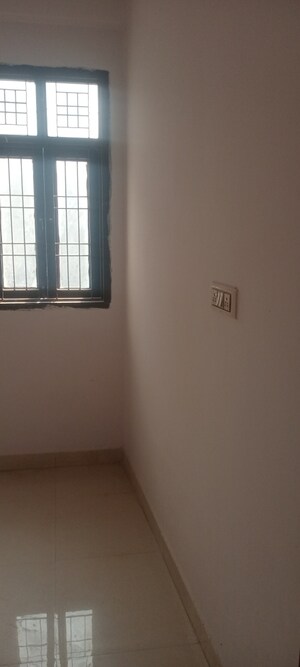 Room in 3 BHK Builder Floor at Dwarka – for Rent