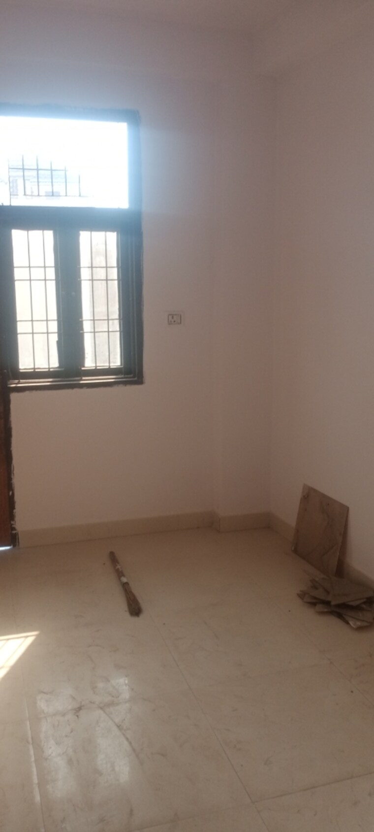 Room, dwarka 3 Bedroom 550 Sq.Ft. Builder Floor In Dwarka Delhi 9559384