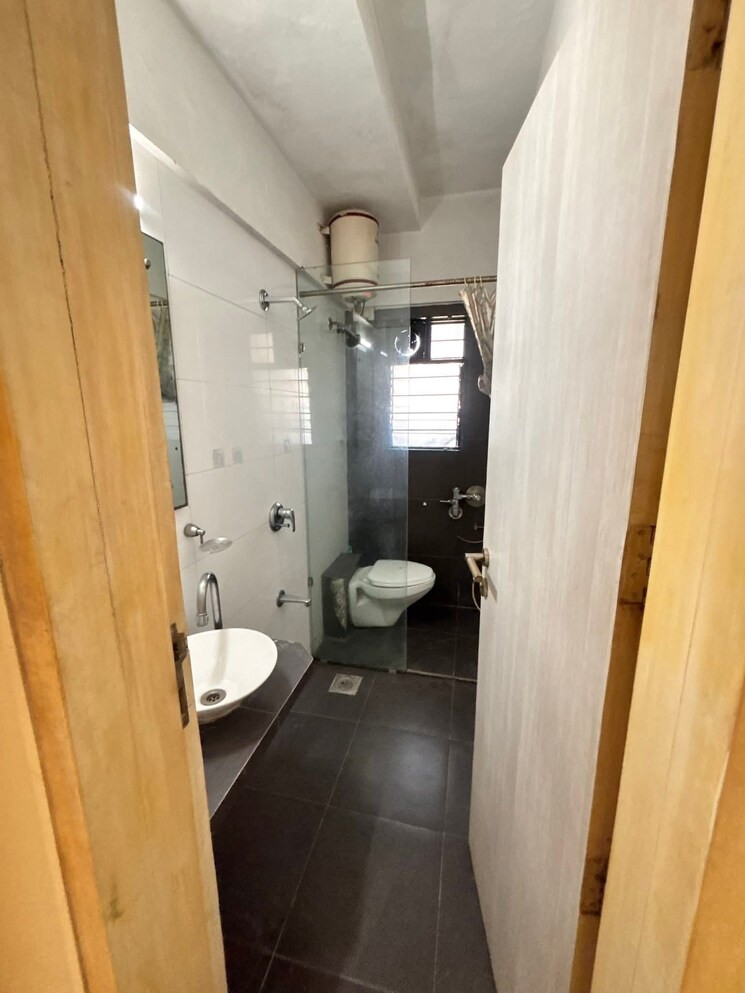 Bathroom, magarpatta-city-iris 2 Bedroom 931 Sq.Ft. Apartment In Hadapsar Pune 9559382