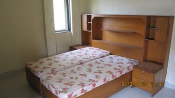 Bedroom in 2 BHK Apartment at Triveni CHS Andheri, Andheri West – for Rent