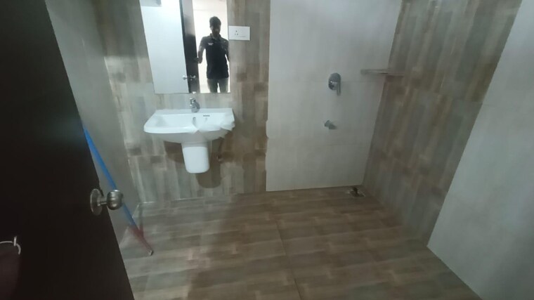Bathroom, smr-vinay-iconia-phase-ii 4 Bedroom 818 Sq.Ft. Apartment In Kondapur Hyderabad 9559404