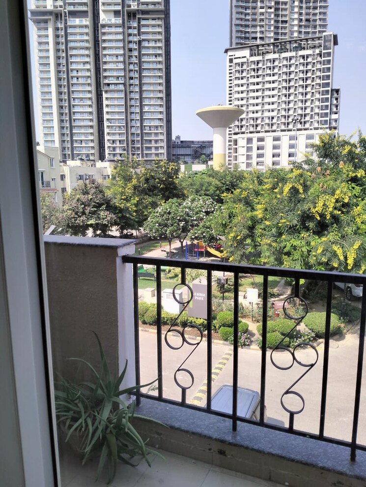 Balcony, emaar-mgf-emerald-hills 3 Bedroom 2300 Sq.Ft. Apartment In Sector 65 Gurgaon 9559419
