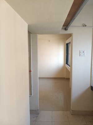 Room in 1 BHK Apartment at CIDCO Scheme Kharghar, Sector 40 Kharghar – for Rent