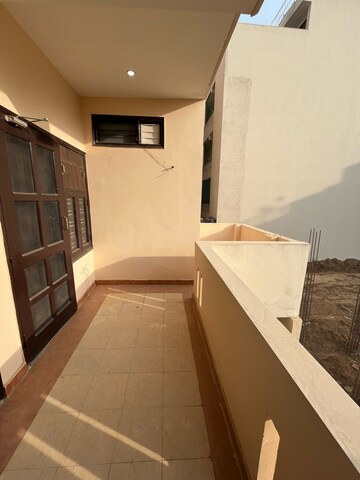Balcony in 3 BHK Builder Floor at Ardee Mall, Sector 52a – for Rent